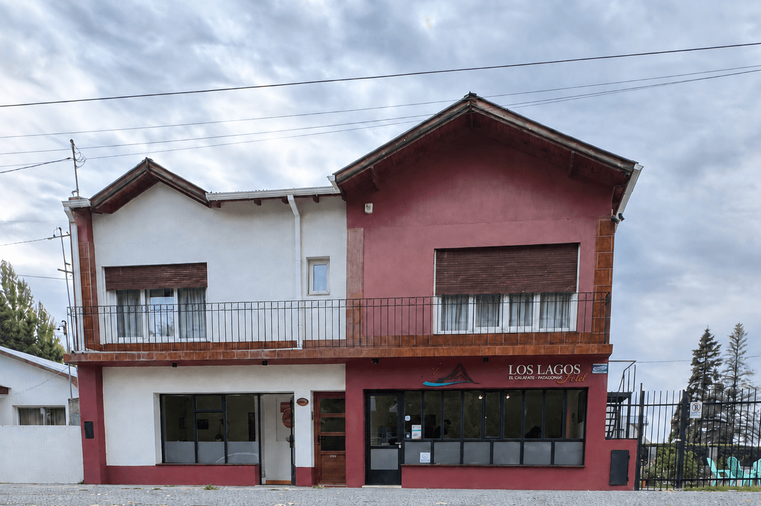 Fachada de Los Lagos Hotel, El Calafate